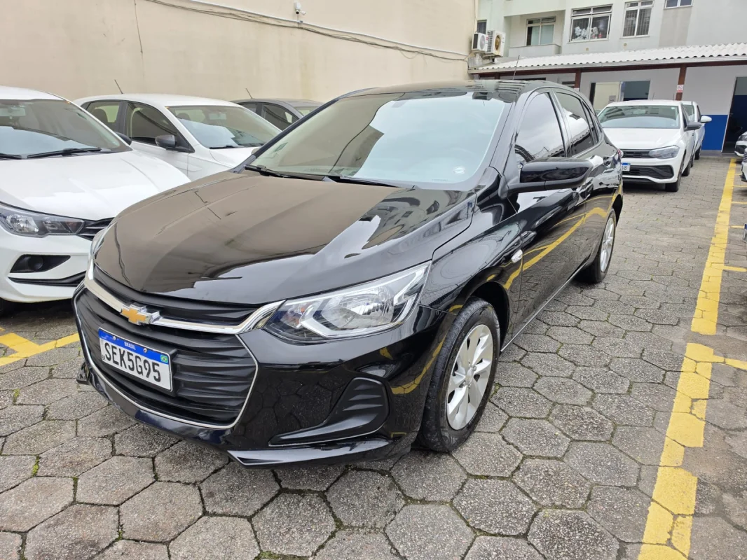 ONIX HATCH LT 1.0 12V Flex 5p Mecânico 2023 - Imagem 3