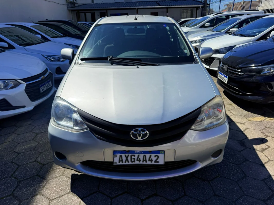 Etios XS 1.3 Completo Manual 2013 - Imagem 2