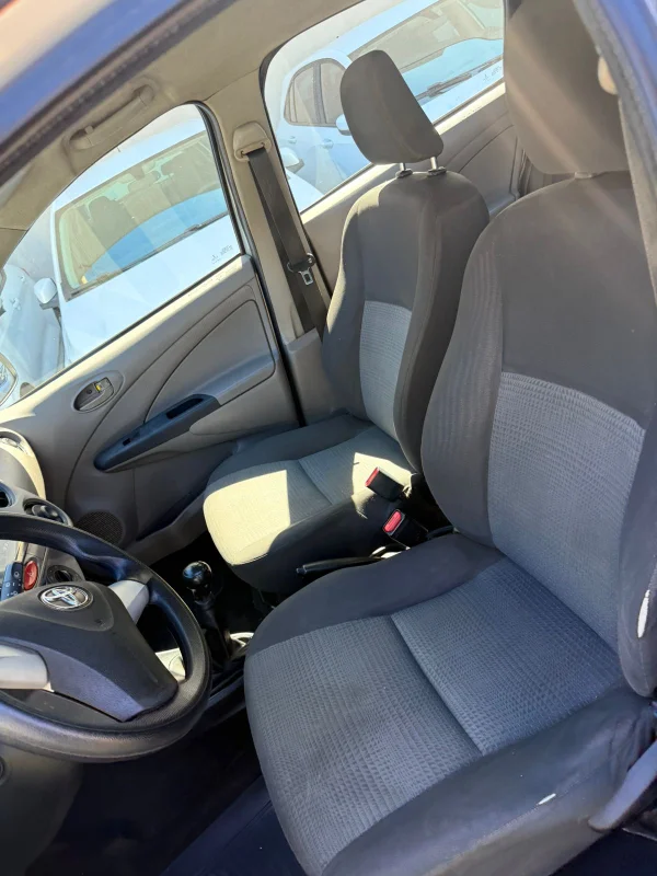 Etios XS 1.3 Completo Manual 2013 - Imagem 9