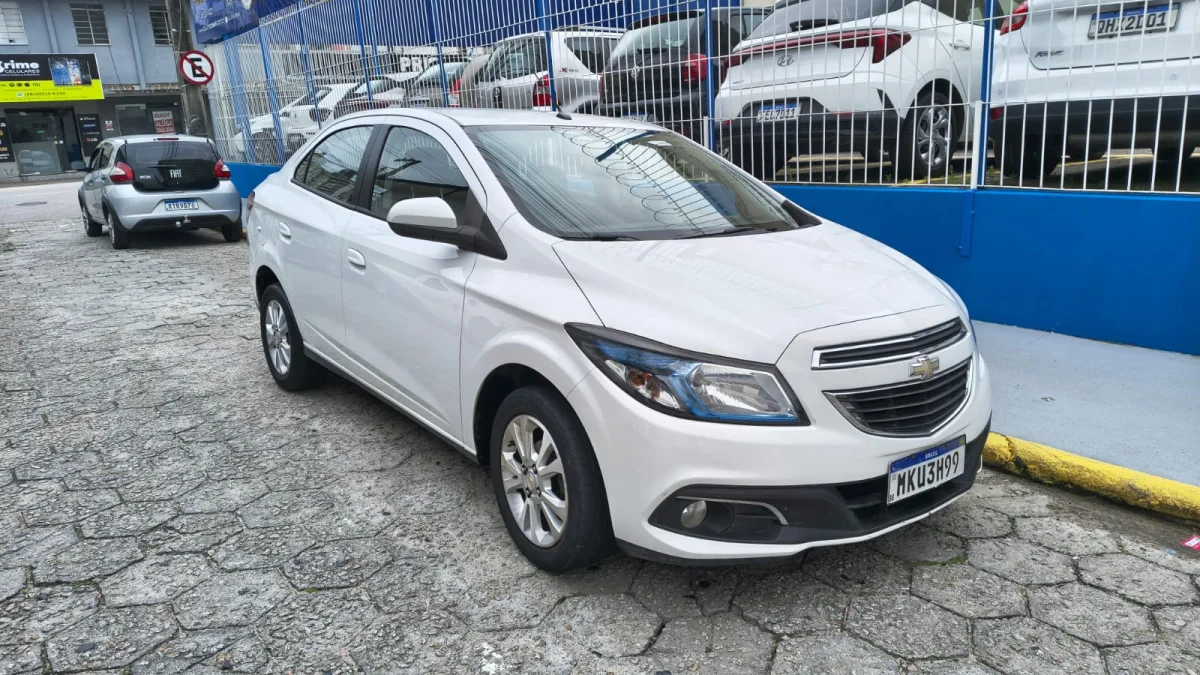 Prisma LTZ 1.4 Completo MANUAL 2015