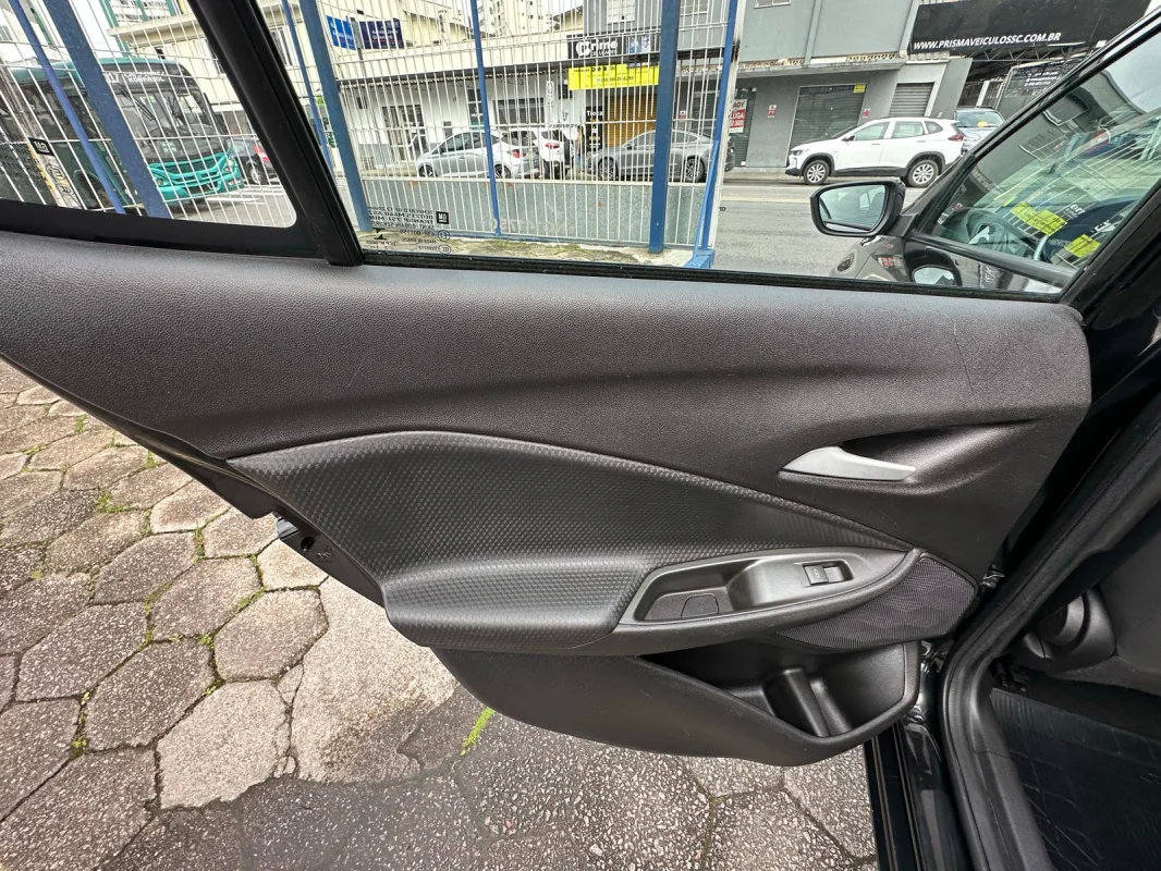 ONIX SEDAN Plus LT 1.0 12V Flex 2022 - Imagem 13