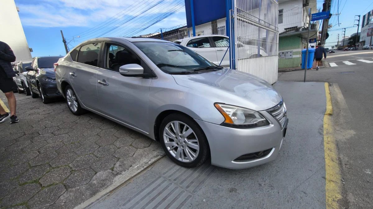 Sentra SL 2.0 Automático TETO SOLAR 2014