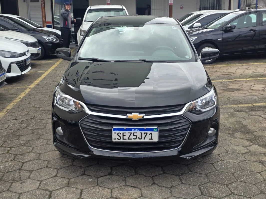 Onix Hatch LT2 1.0 Mec. Completo 2024 - Imagem 2