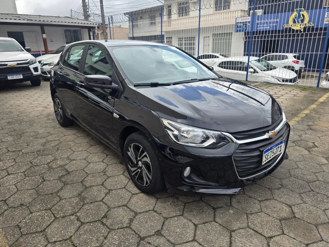 Onix Hatch LT2 1.0 Mec. Completo 2024