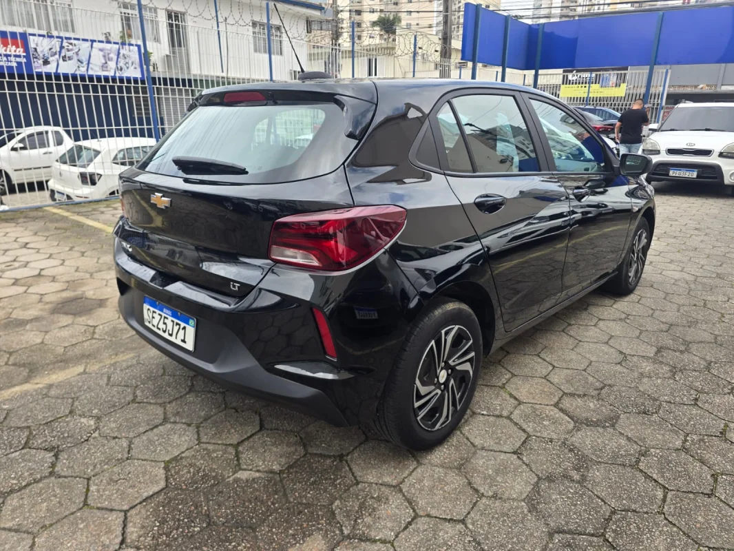 Onix Hatch LT2 1.0 Mec. Completo 2024 - Imagem 4