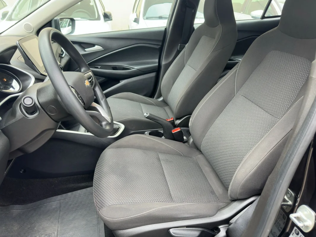 Onix Hatch LT2 1.0 Mec. Completo 2024 - Imagem 9