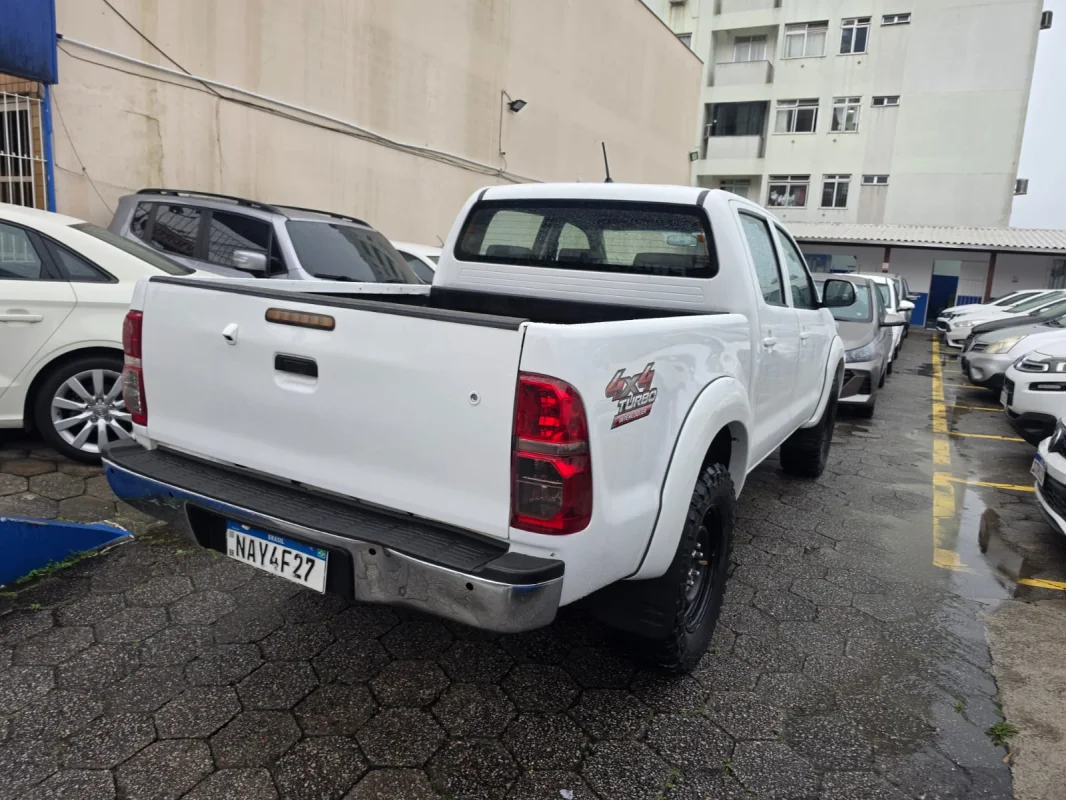 Hilux CD 4x4 3.0 TDI Dies. Automática 2015 "sabor SRV" - Imagem 2