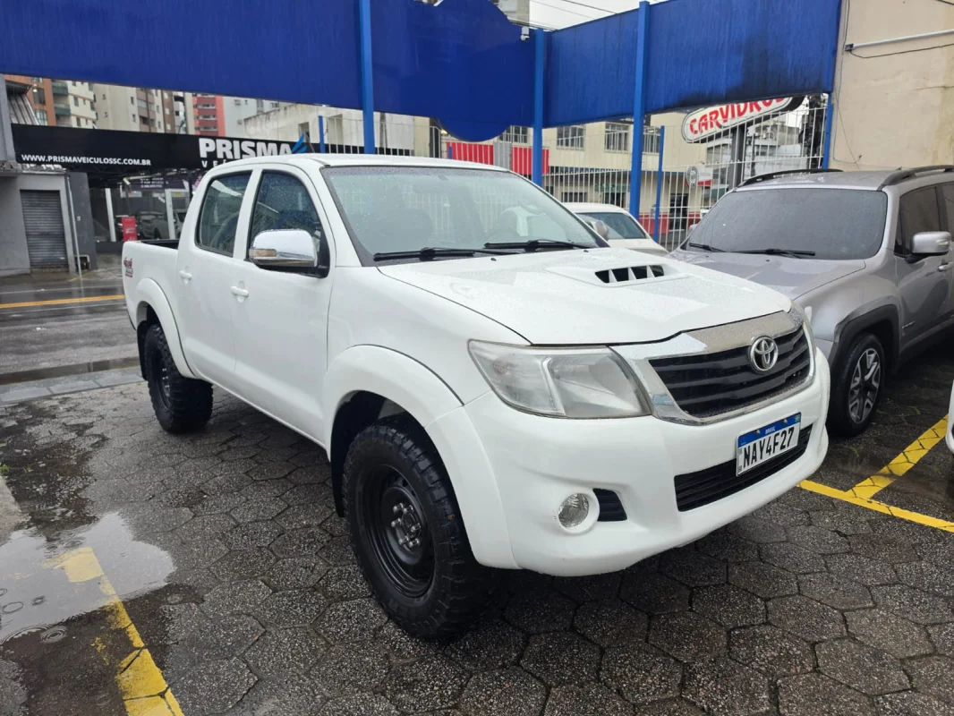 Hilux CD 4x4 3.0 TDI Dies. Automática 2015 "sabor SRV"