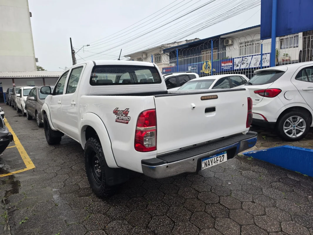 Hilux CD 4x4 3.0 TDI Dies. Automática 2015 "sabor SRV" - Imagem 4