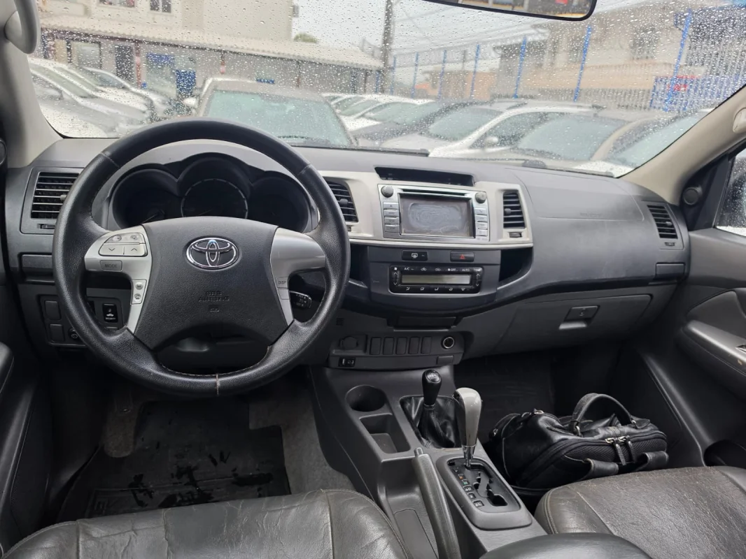 Hilux CD 4x4 3.0 TDI Dies. Automática 2015 "sabor SRV" - Imagem 5