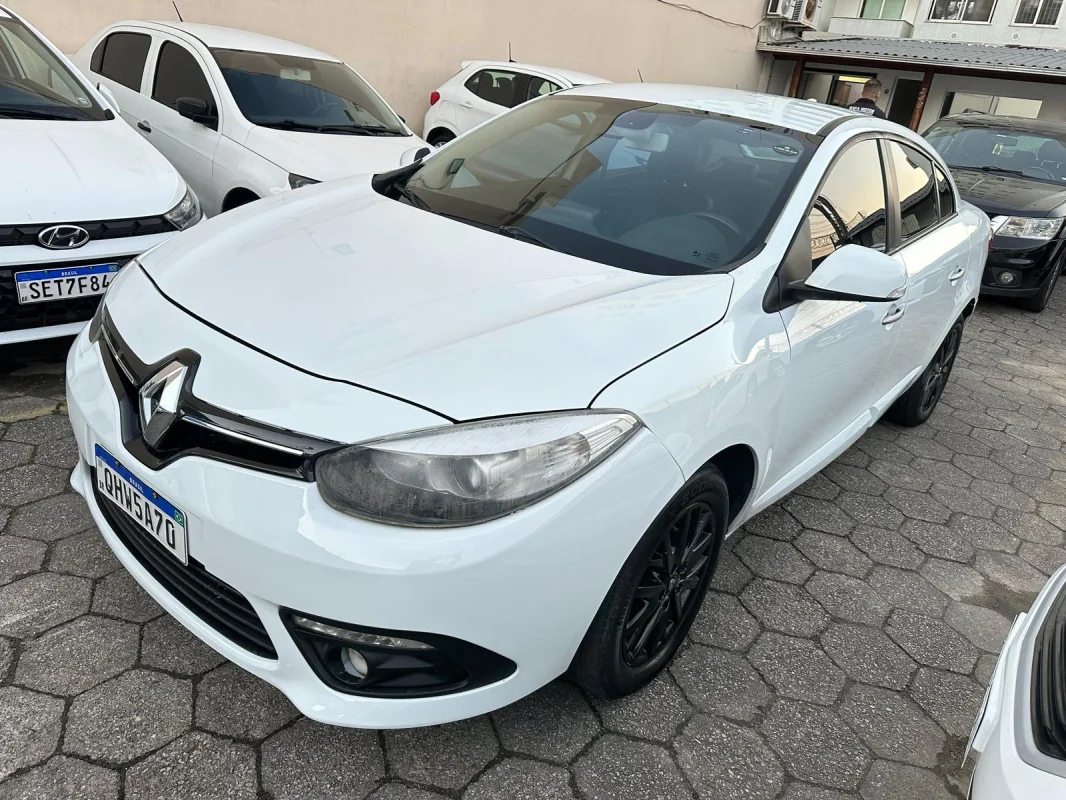 FLUENCE Dynamic Plus 2.0 16V FLEX Automático 2016 com GNV - Imagem 3