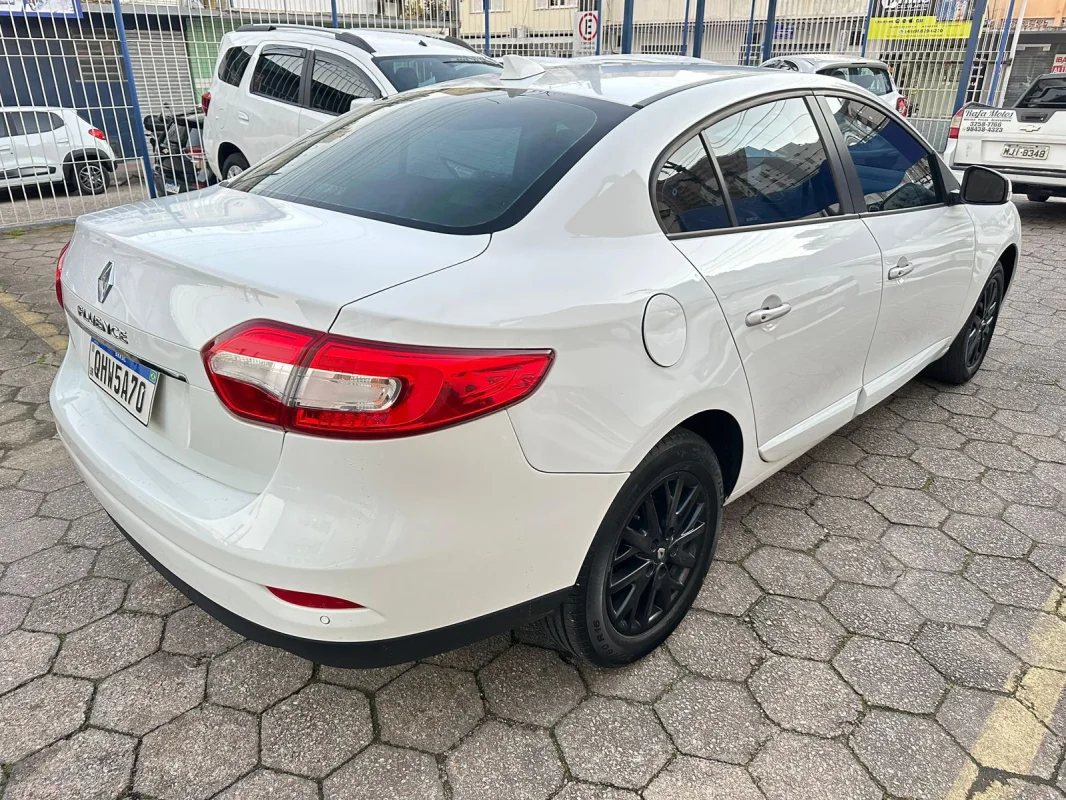 FLUENCE Dynamic Plus 2.0 16V FLEX Automático 2016 com GNV - Imagem 5