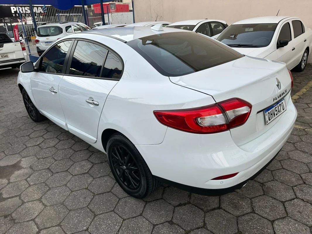 FLUENCE Dynamic Plus 2.0 16V FLEX Automático 2016 com GNV - Imagem 6