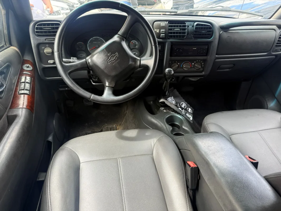 S10 Pick Up Executive 2.8 Mec. CD 4x4 Diesel 2005 - Imagem 8