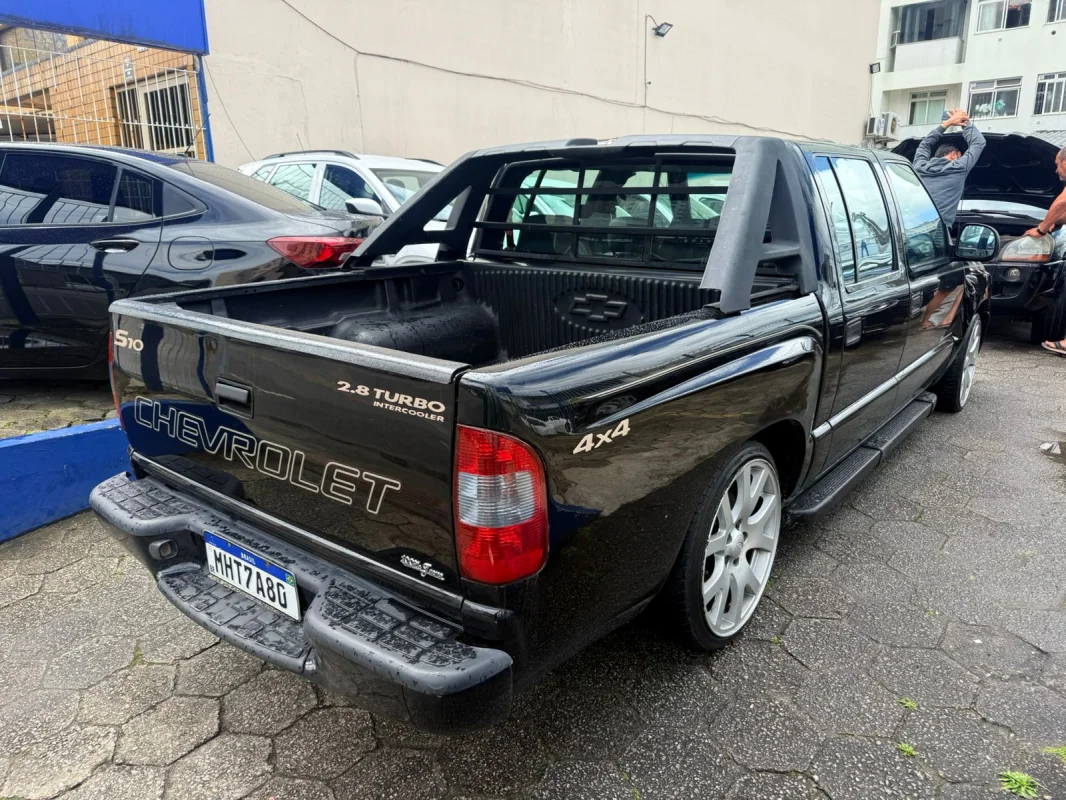 S10 Pick Up Executive 2.8 Mec. CD 4x4 Diesel 2005 - Imagem 5