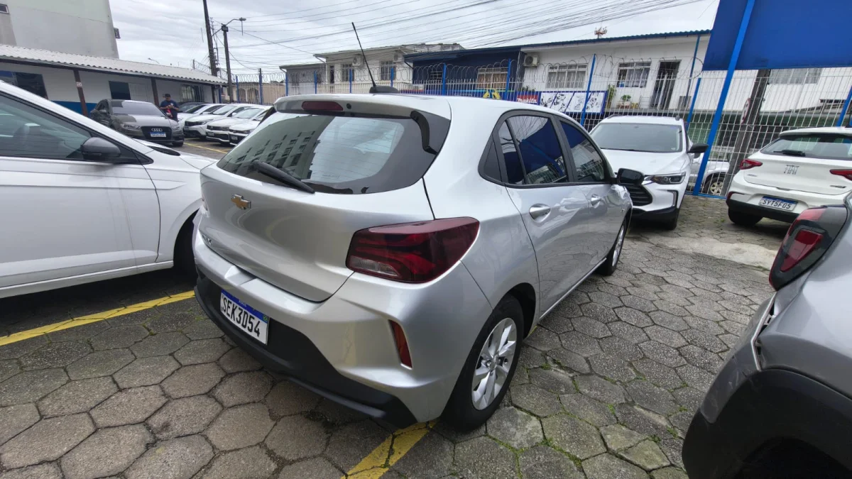 ONIX 1.0 LT2Completo 2023 - Imagem 6