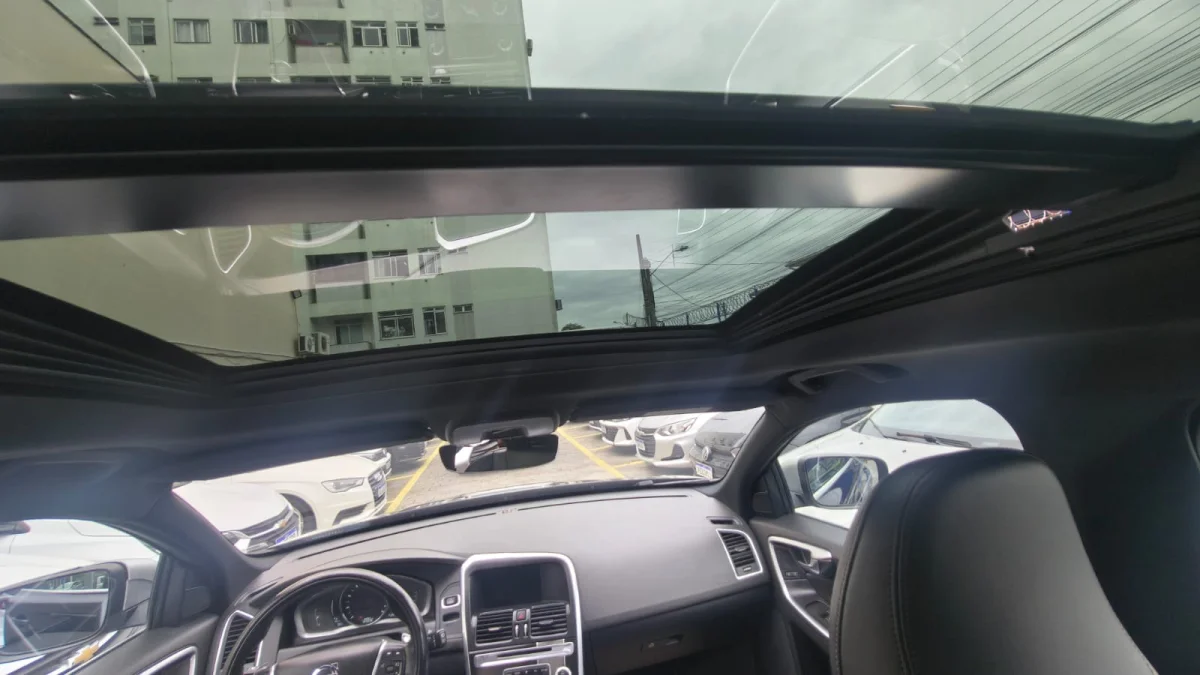 XC60 2.0 T5 R-Designer 2015 - Imagem 11
