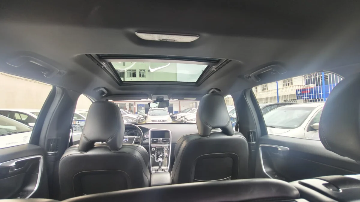 XC60 2.0 T5 R-Designer 2015 - Imagem 12