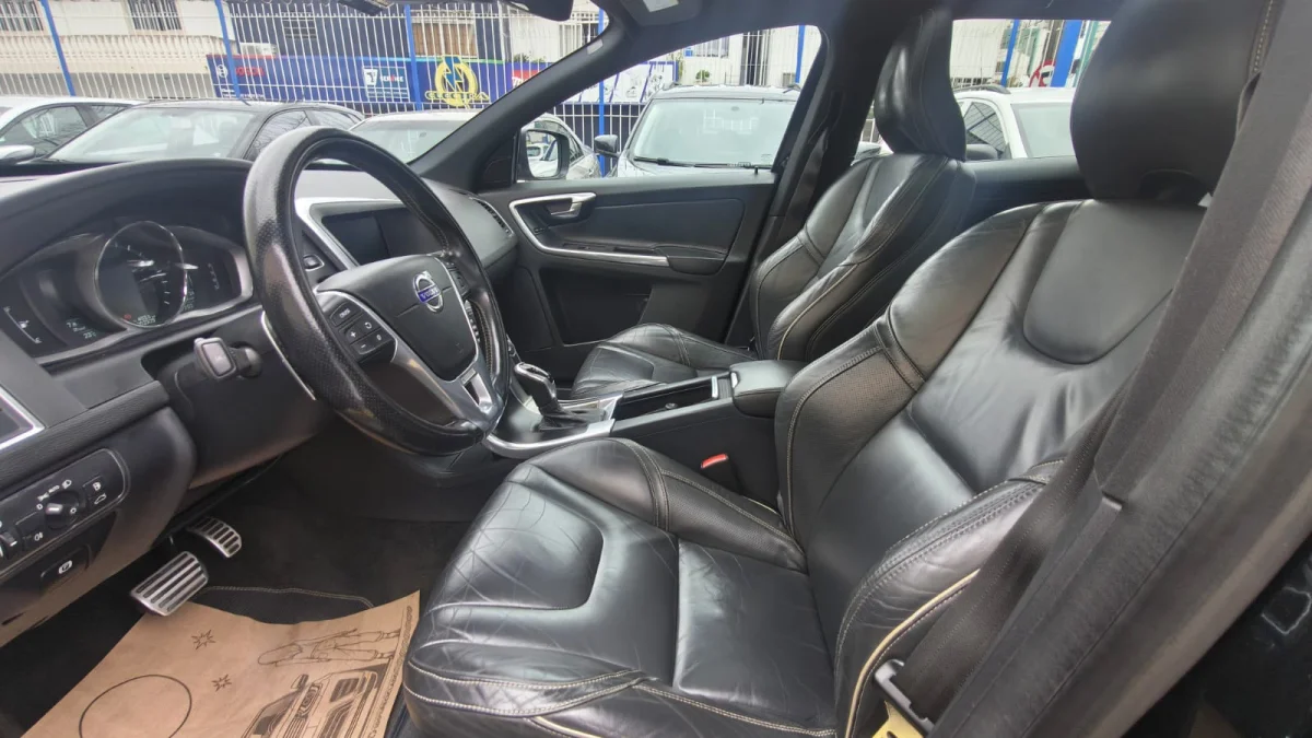 XC60 2.0 T5 R-Designer 2015 - Imagem 7