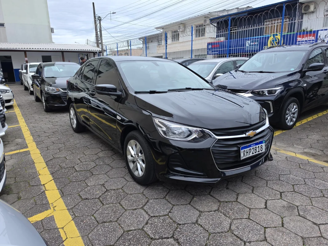 ONIX SEDAN Plus LT 1.0 12V Flex 4p Mecânico 2022