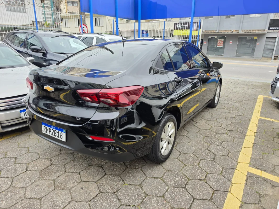 ONIX SEDAN Plus LT 1.0 12V Flex 4p Mecânico 2022 - Imagem 2