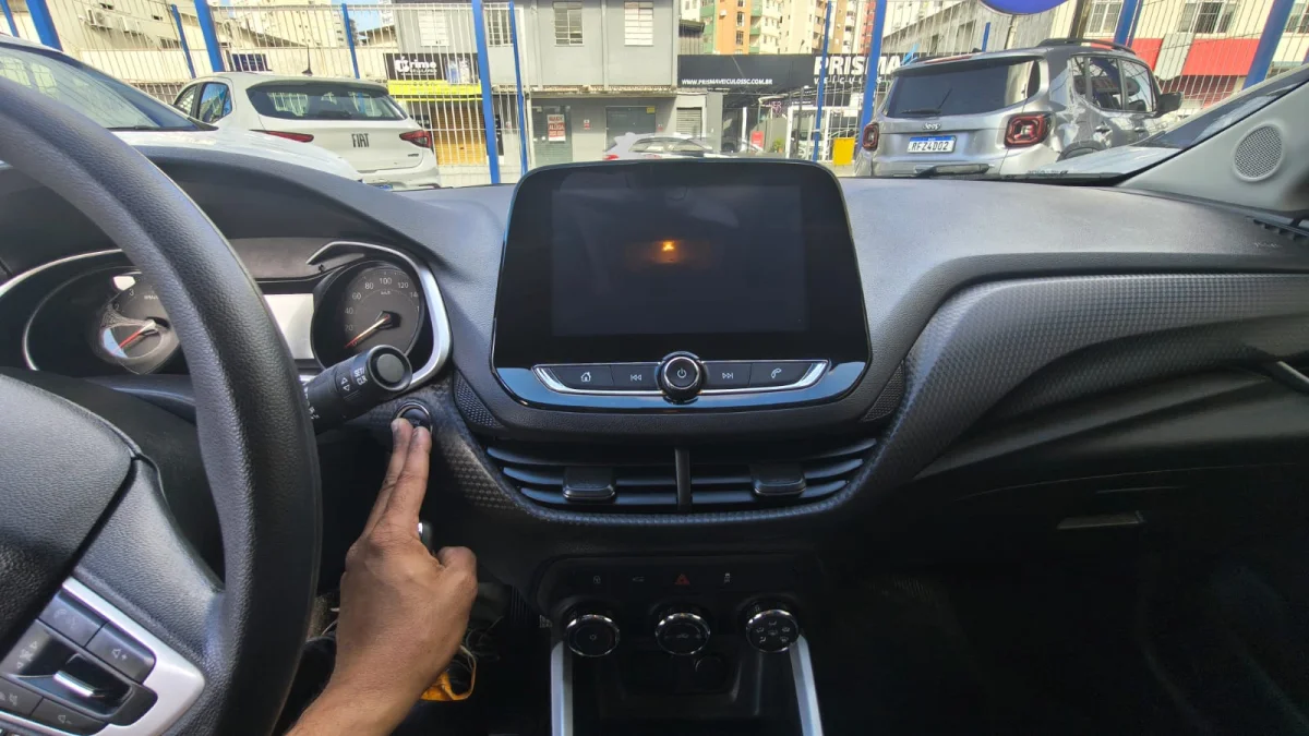 Onix Hatch LT2 1.0 Completo 2024 - Imagem 12