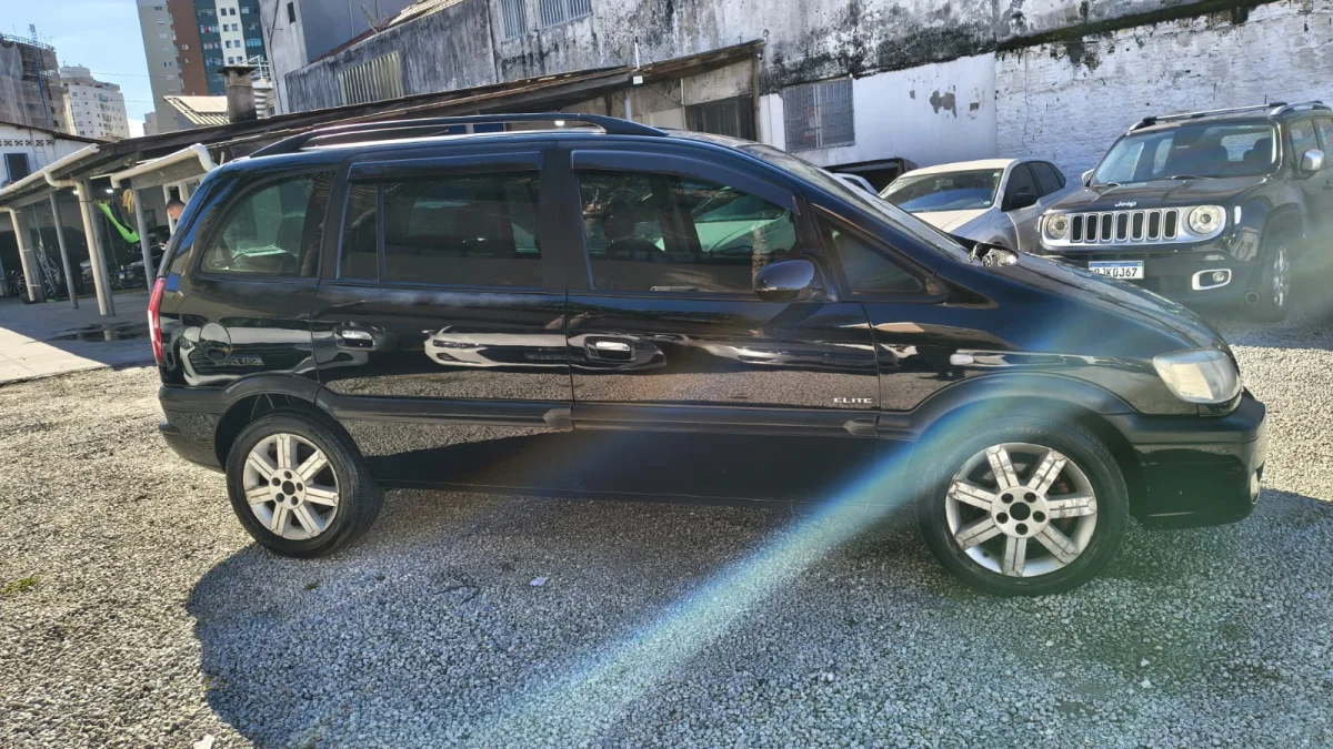 Zafira Elite 2.0 MPFI FlexPower 8V Aut 2011 - Imagem 3