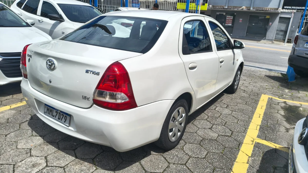 Etios X Sedan 1.5 Completo GNV 2015 - Imagem 5