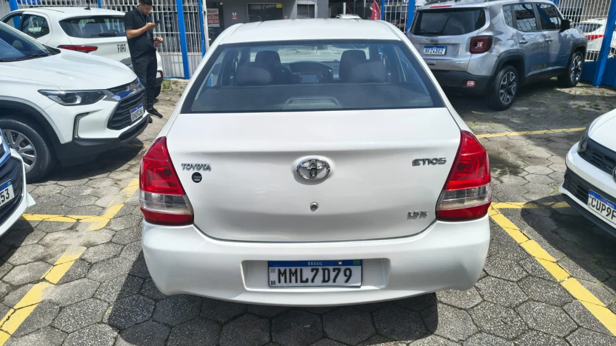 Etios X Sedan 1.5 Completo GNV 2015 - Imagem 6
