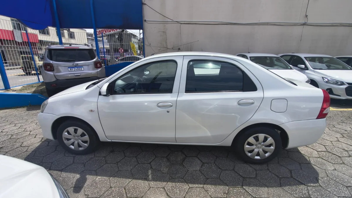 Etios X Sedan 1.5 Completo GNV 2015 - Imagem 4