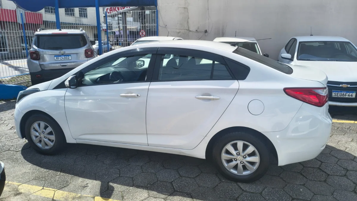 HB20S C.Style/C.Plus1.6 Flex 16V Aut. 4p 2014 - Imagem 3