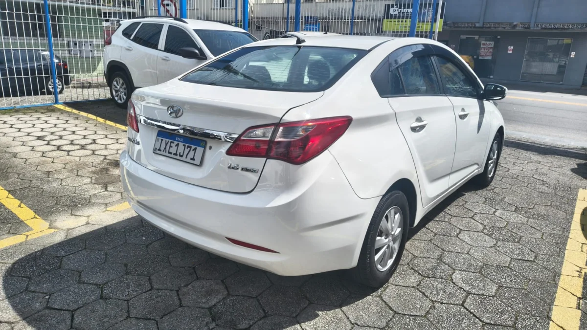 HB20S C.Style/C.Plus1.6 Flex 16V Aut. 4p 2014 - Imagem 6