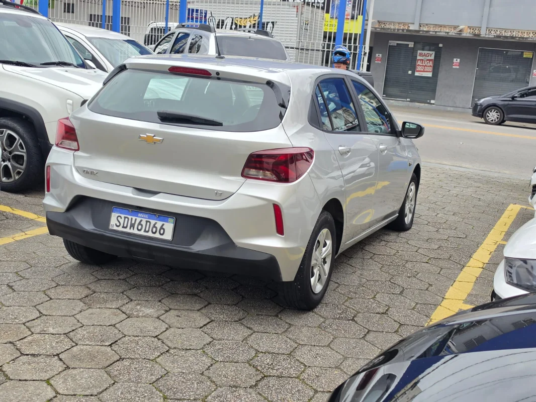 ONIX 1.0 LT2 Completo 2023 - Imagem 2