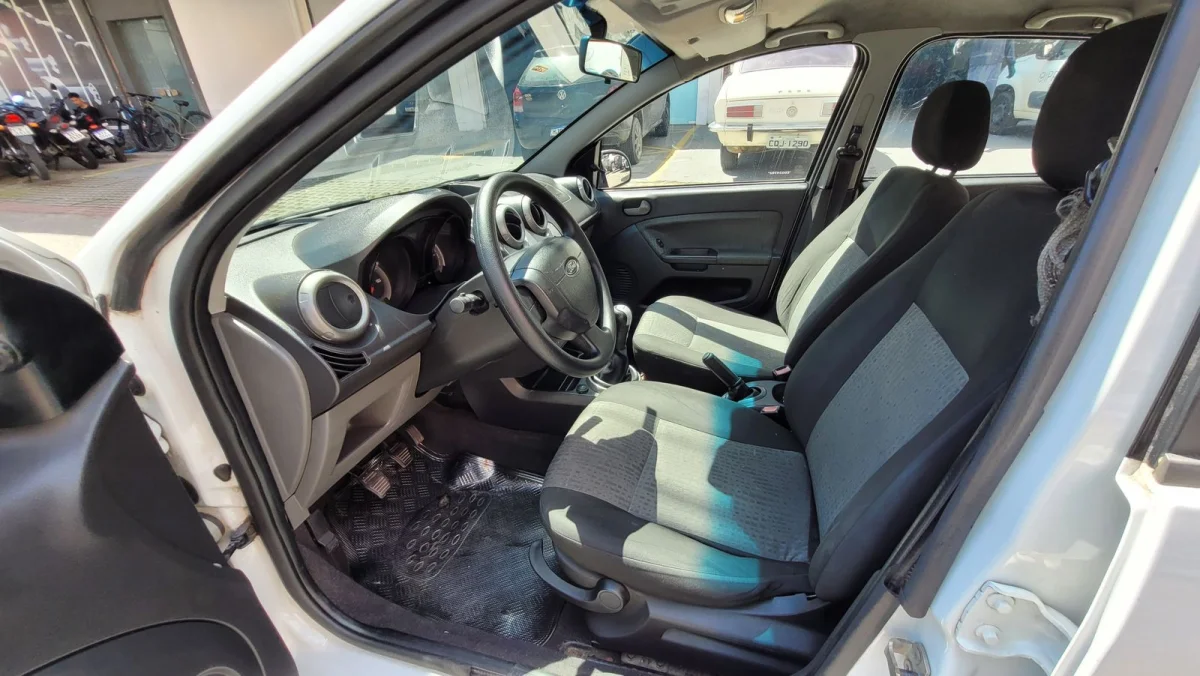 Fiesta Sedan SE 1.6 Completo + GNV 2014 - Imagem 8