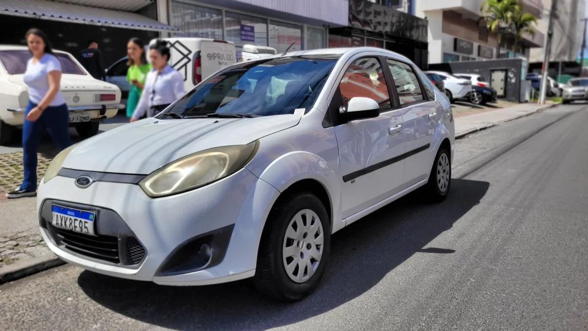 Fiesta Sedan SE 1.6 Completo + GNV 2014 - Imagem 3