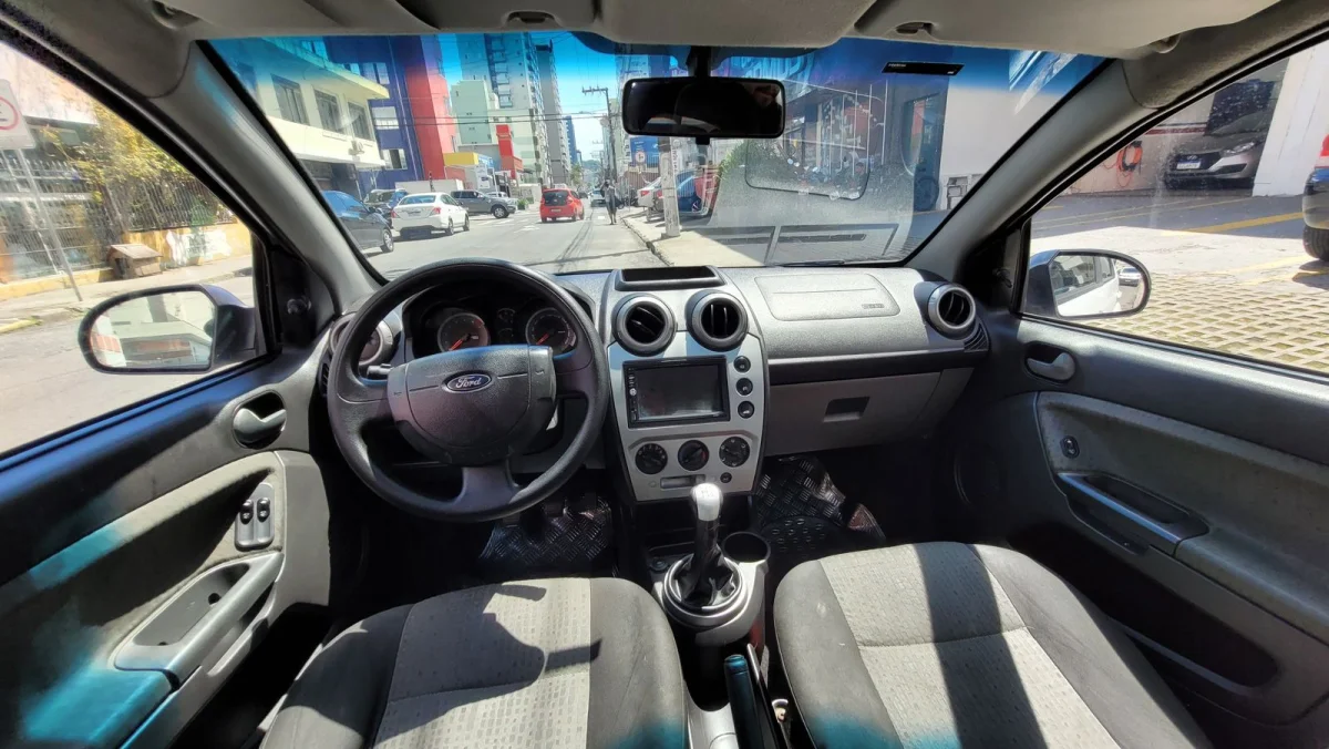Fiesta Sedan SE 1.6 Completo + GNV 2014 - Imagem 7