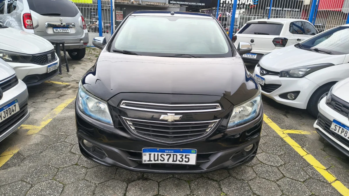 Prisma sed LT 1.4 Completo Manual 2013 - Imagem 2