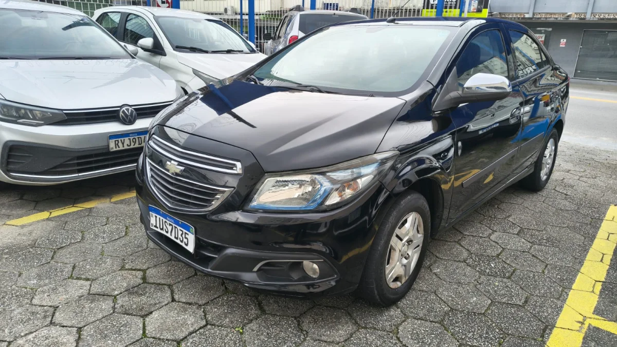 Prisma sed LT 1.4 Completo Manual 2013 - Imagem 3