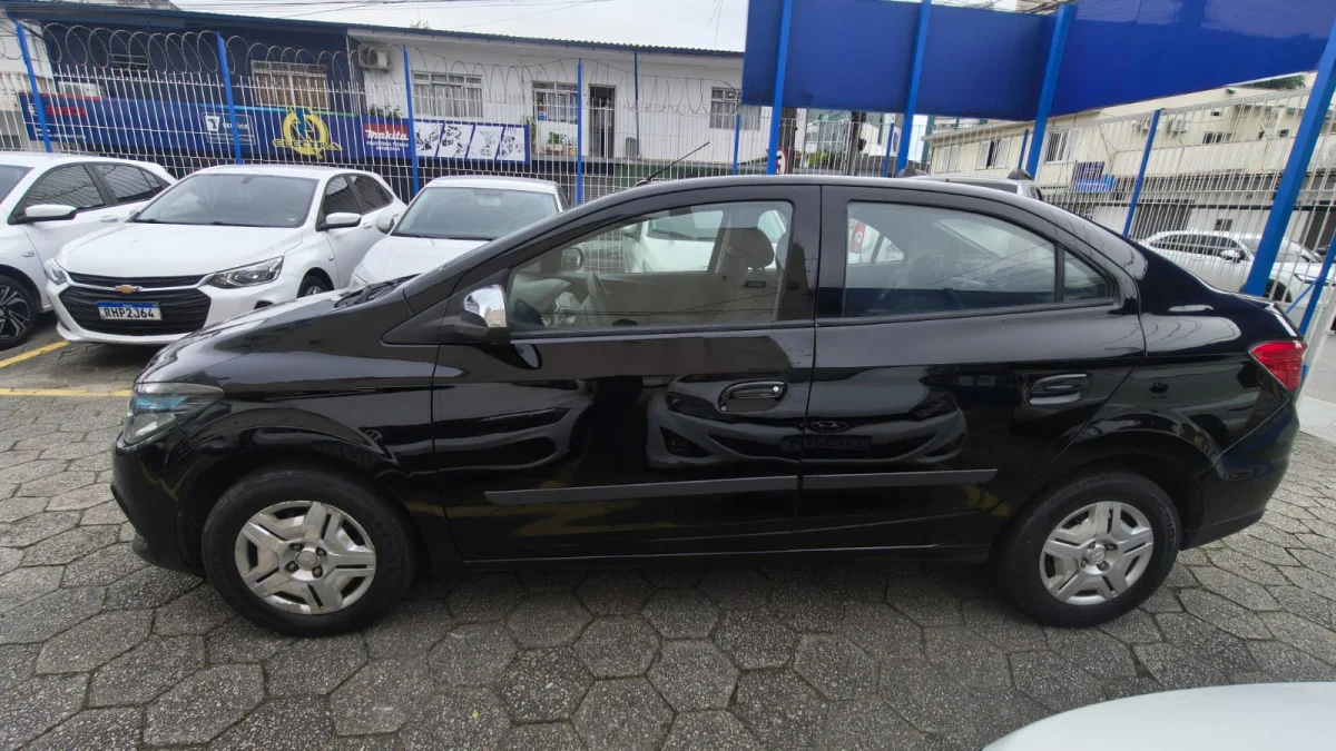 Prisma sed LT 1.4 Completo Manual 2013 - Imagem 5