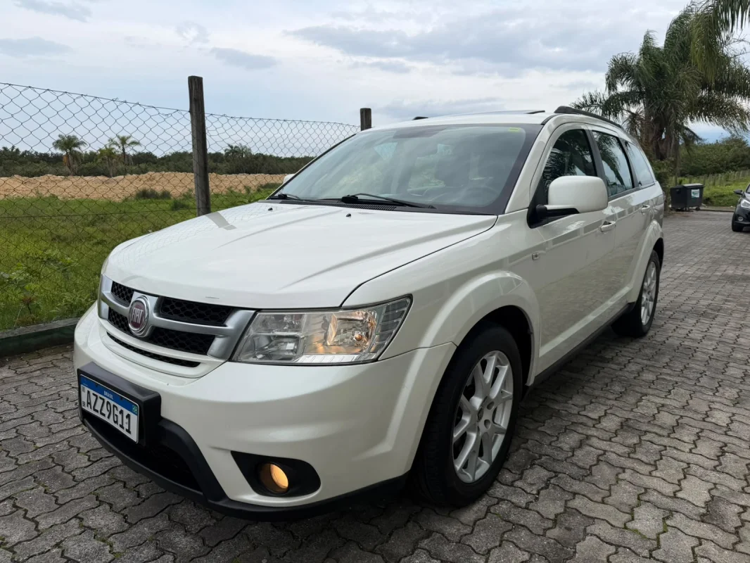 Freemont Precision 2.4 2015 C/ Teto solar e 7 Lugares - Imagem 6