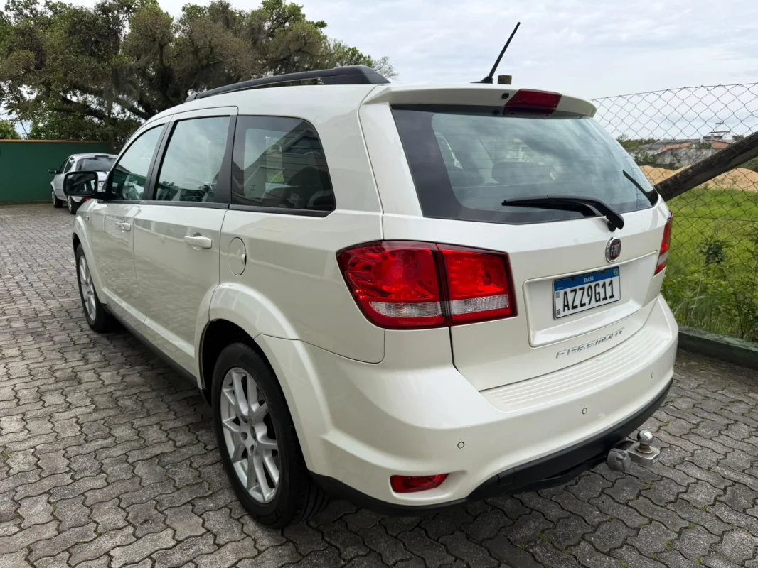 Freemont Precision 2.4 2015 C/ Teto solar e 7 Lugares - Imagem 7