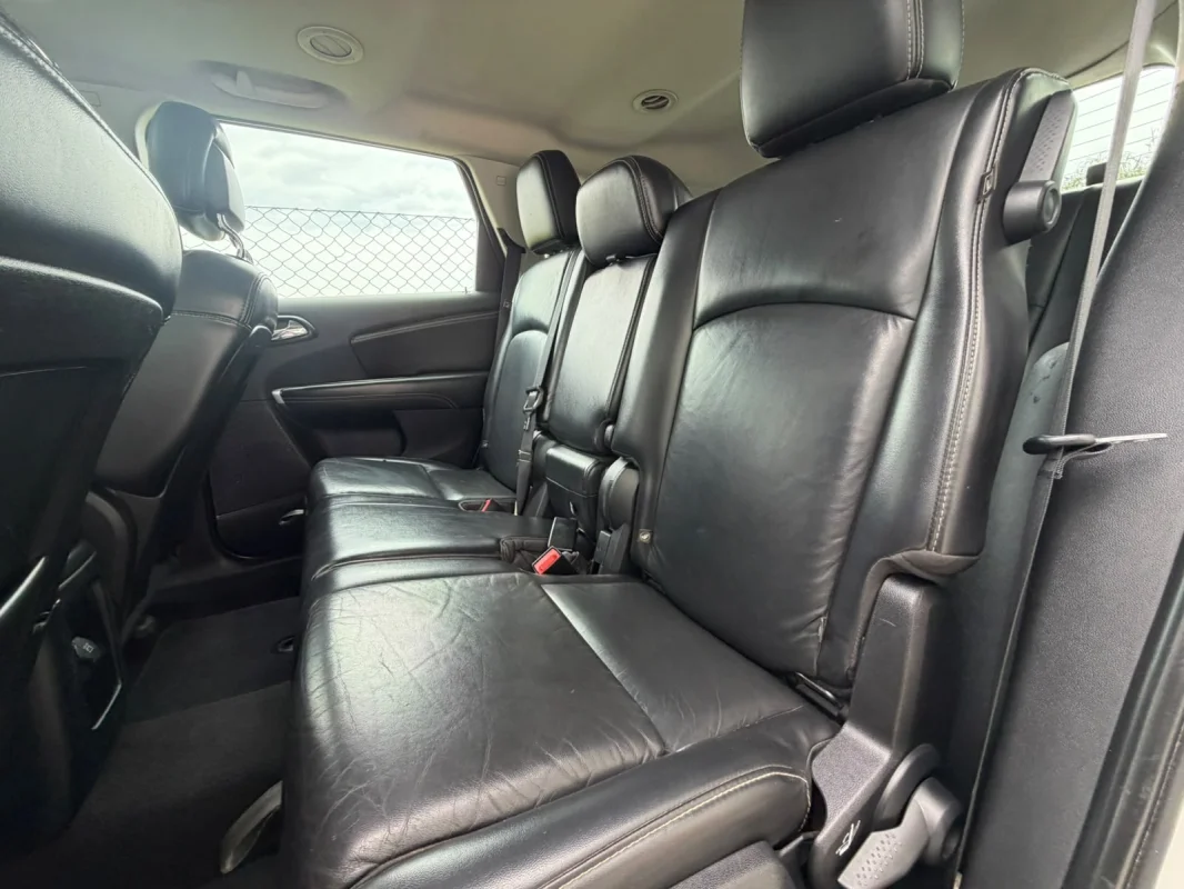 Freemont Precision 2.4 2015 C/ Teto solar e 7 Lugares - Imagem 12