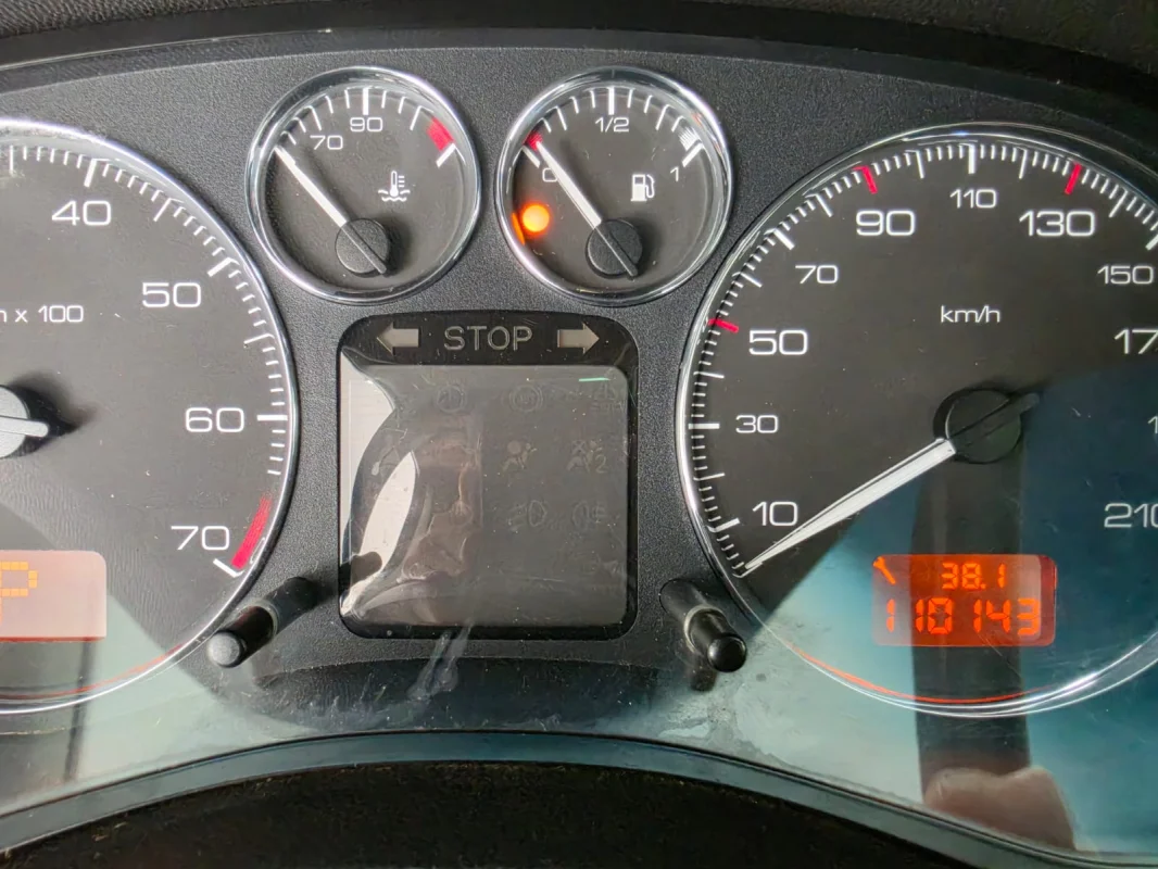 307 Presence 2.0 Flex 16V 5p Automático 2011 COM TETO - Imagem 9