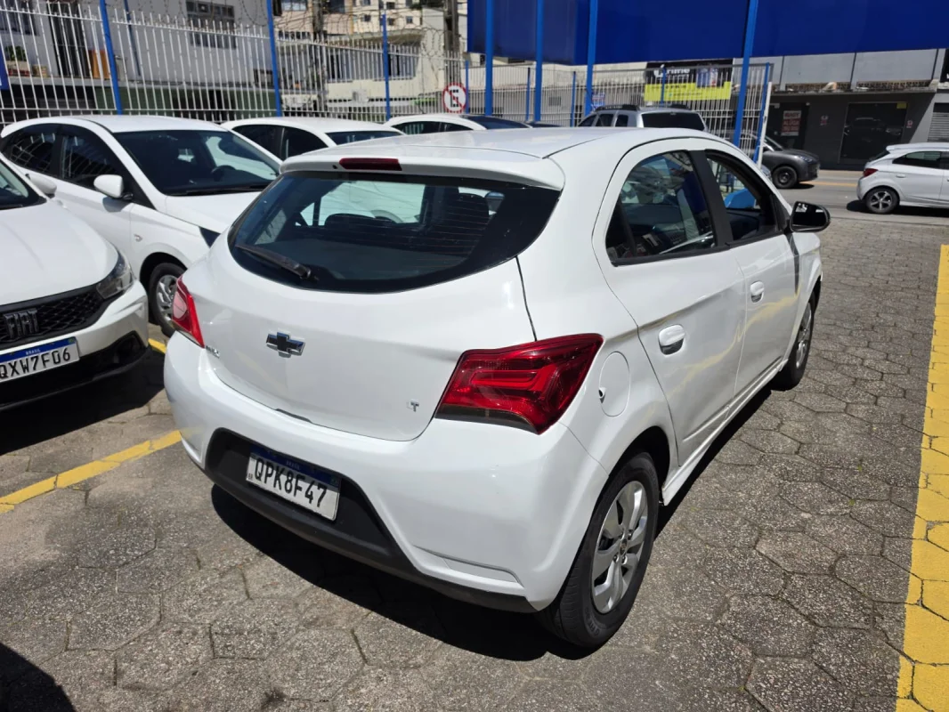 Onix LT 1.0 4p Ano 2019 - Imagem 3