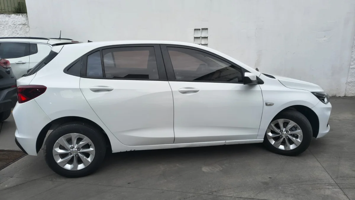 Onix Hatch LT2 1.0 Completo 2022 - Imagem 4