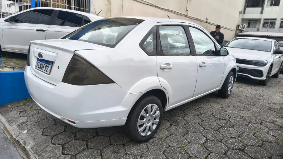 Fiesta sedan 1.6 completo Manual 2014 - Imagem 3