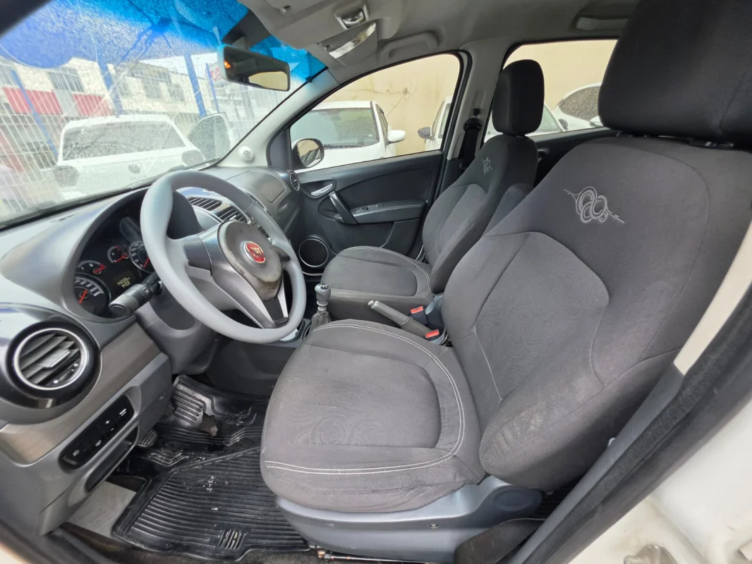 Grand Siena ATTRAC Completo Manual 1.4 2014 - Imagem 7