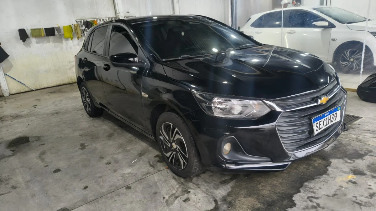 Onix Hatch LT2 1.0 Completo 2024