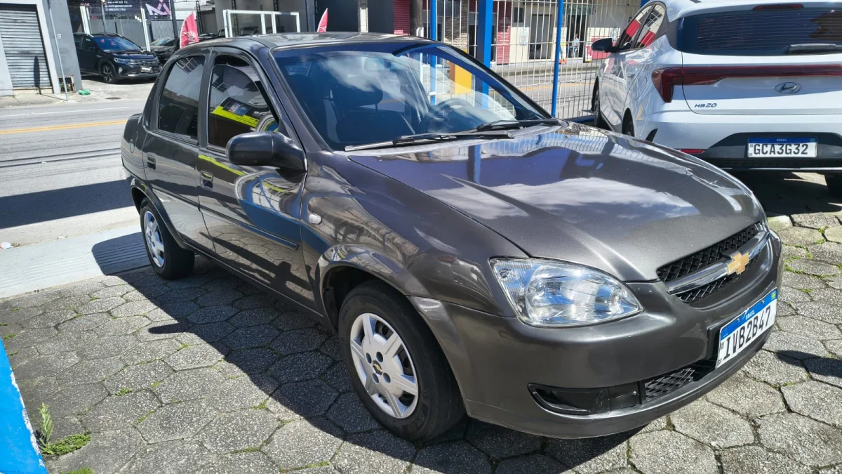 Classic Life 1.0 C/ Ar condicionado Manual 2014