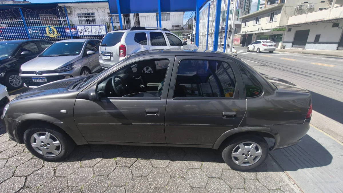 Classic Life 1.0 C/ Ar condicionado Manual 2014 - Imagem 6